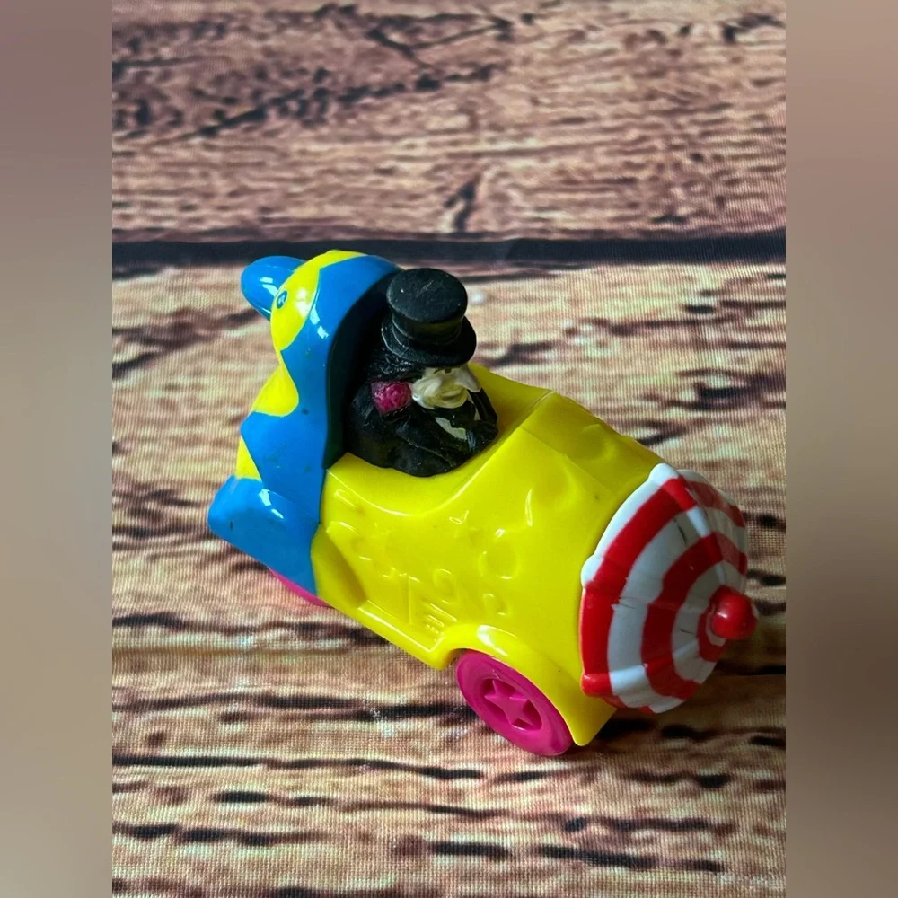 McDonald’s Happy Meal Toy The Penguin Umbrella Roto Roadster Vintage 1991 Batman